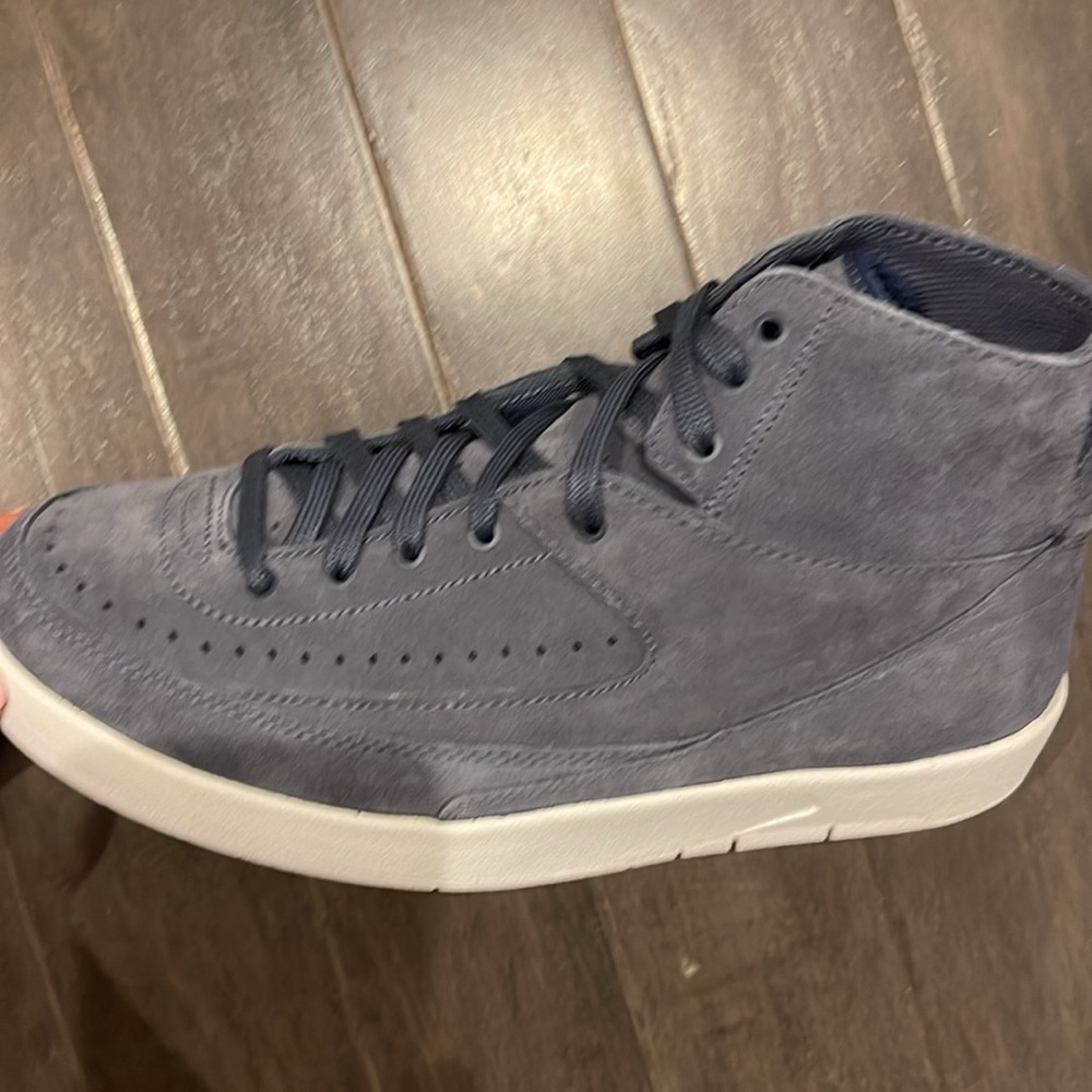 Air Jordan 2 Retro Decon - Size 7